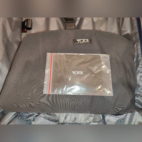 Tumi Continental Front Pocket Carry-On Spinner 21” Navy Expandable TSA Lock NEW - Picture 10 of 12